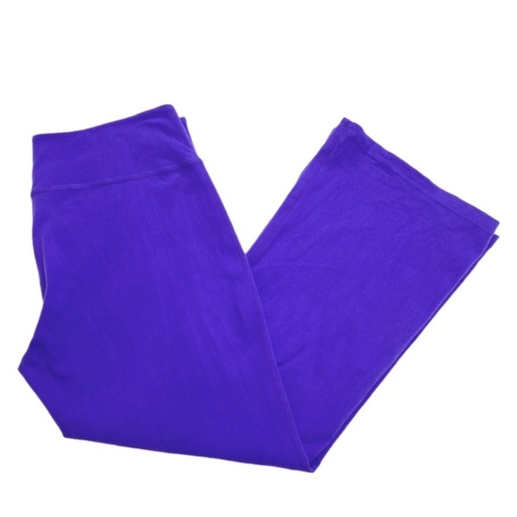 Beyond Yoga Original Capri Yoga Pants in Amethyst Purple - Picture 6 of 7